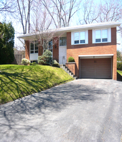 22 Regis Dr