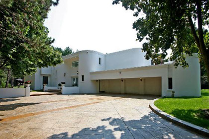 411 Woodland Acres Cres